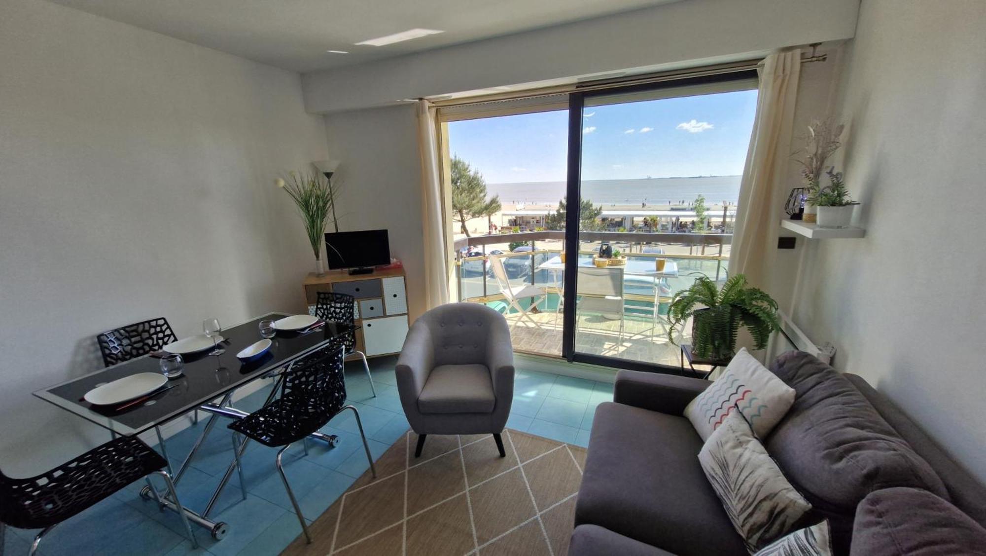 Saint Georges De Didonne - Pleine Vue Mer Pour Ce Studio Cabine Face A La Plage エクステリア 写真