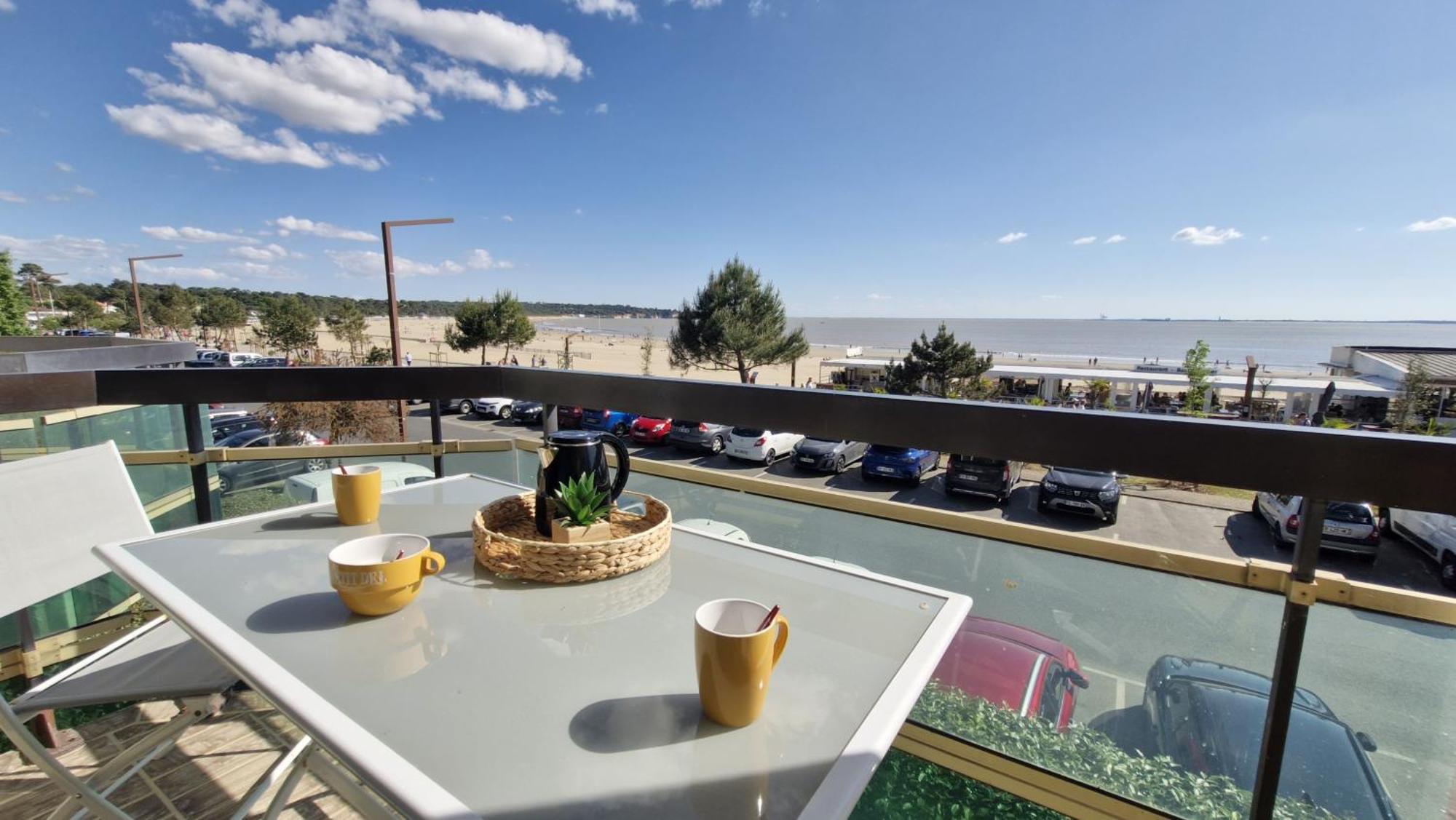 Saint Georges De Didonne - Pleine Vue Mer Pour Ce Studio Cabine Face A La Plage エクステリア 写真