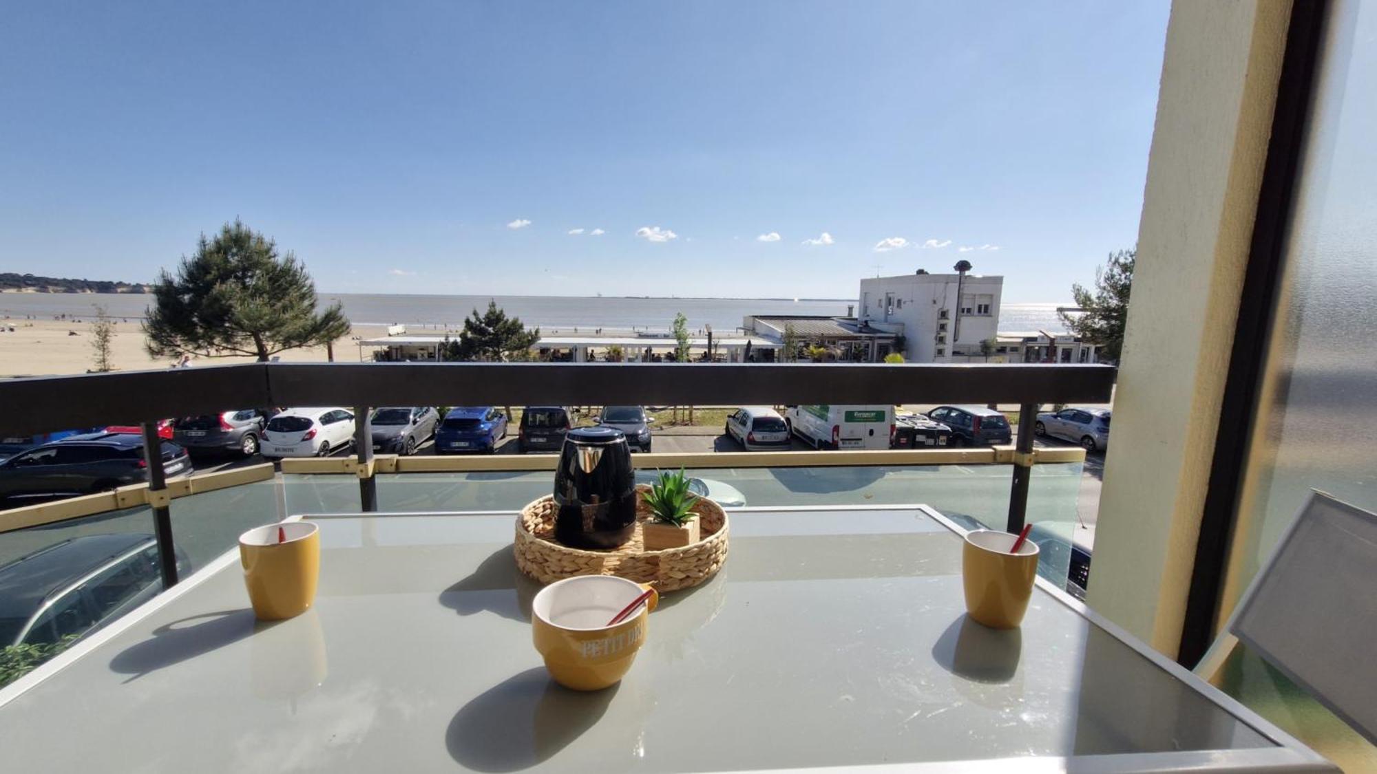 Saint Georges De Didonne - Pleine Vue Mer Pour Ce Studio Cabine Face A La Plage エクステリア 写真