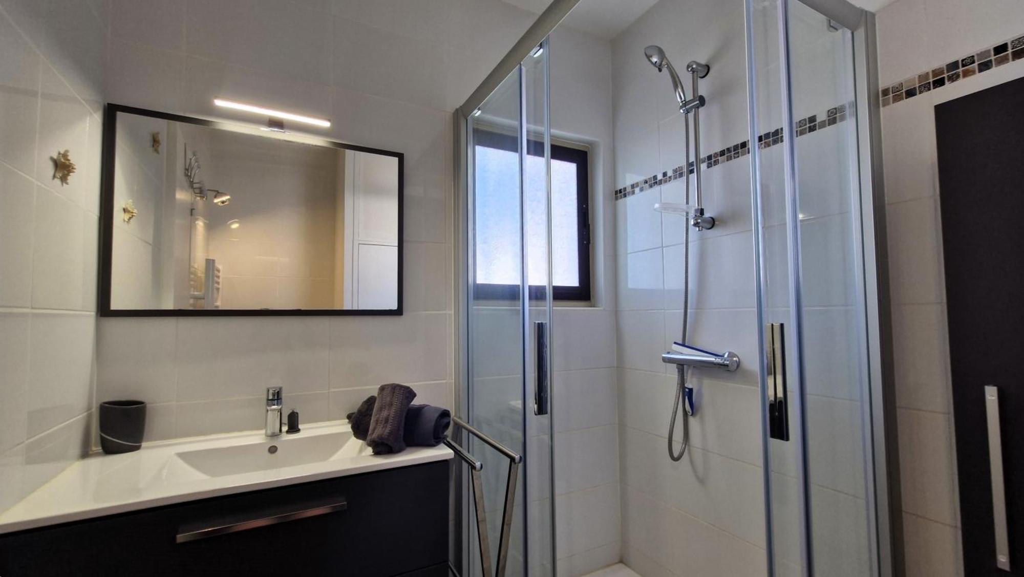 Saint Georges De Didonne - Pleine Vue Mer Pour Ce Studio Cabine Face A La Plage エクステリア 写真
